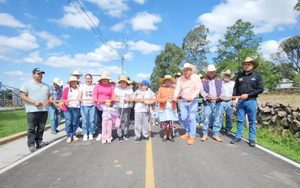 ÓSCAR PÉREZ MARTÍNEZ IMPULSA OBRAS DE INFRAESTRUCTURA VIAL EN AMEALCO
