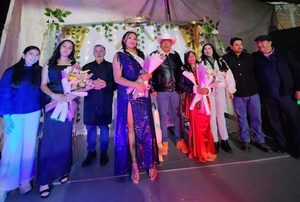 ÓSCAR PÉREZ MARTÍNEZ ENCABEZA LA CORONACIÓN DE LA REINA DE LAS FIESTAS PATRONALES EN LA PRIMAVERA